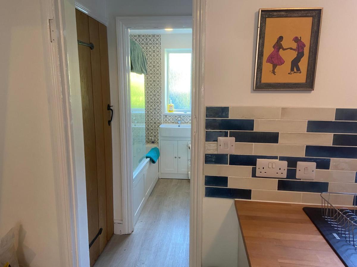 Woodbridge - Cosy Little 2-Bed Cottage エクステリア 写真